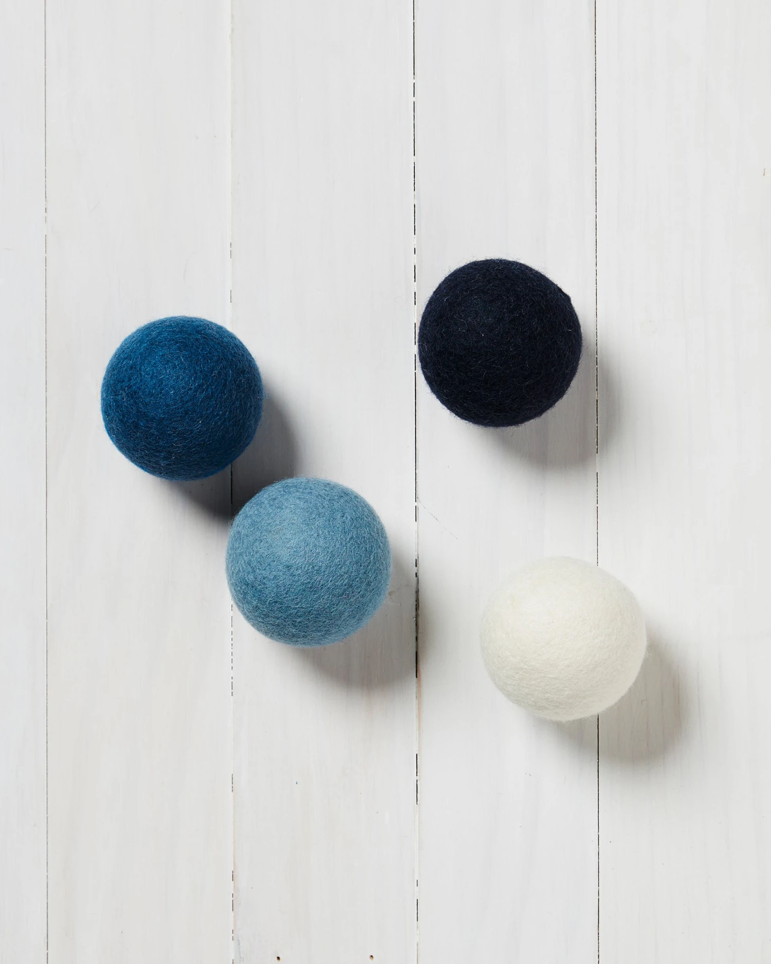 Mersea - Wool Dryer Balls - Blue 4 Mersea - Wool Dryer Balls - Blue - Image 2