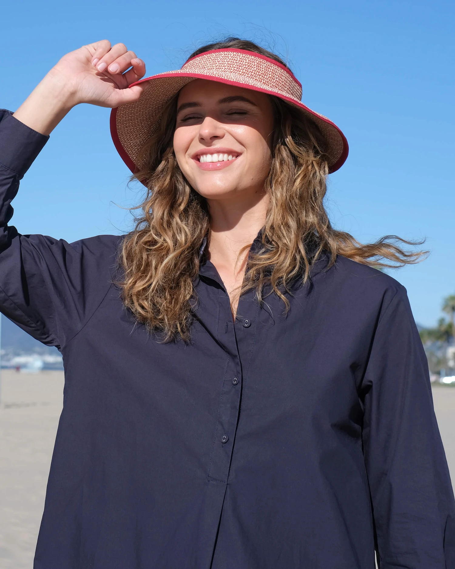 Roll-up Travel Visor 3 Roll-up Travel Visor