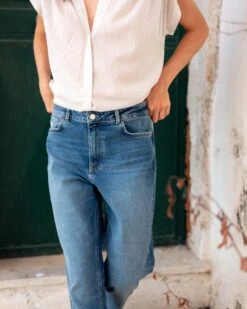 Ellis Boyfriend Jean -Mersea Sales Store womens boyfriend jean close up buttons