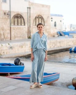 Sammie Chambray Pant 17 Sammie Chambray Pant -Mersea Sales Store womens light blue wide leg deep pocket jeans full body travel destination look