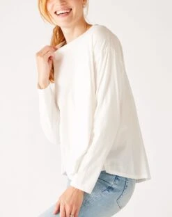 Moderne Pocket Crewneck Tee -Mersea Sales Store womens white front pocket pleated back crew neck long sleeve tee side view neck detail